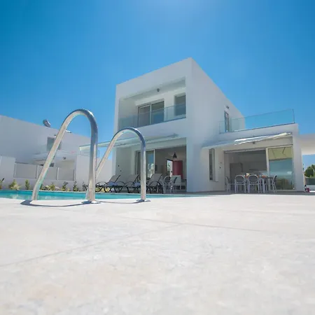 Wunderschoene, Geraeumige Ferienvilla Mit Bbq Casa vacanze Protaras
